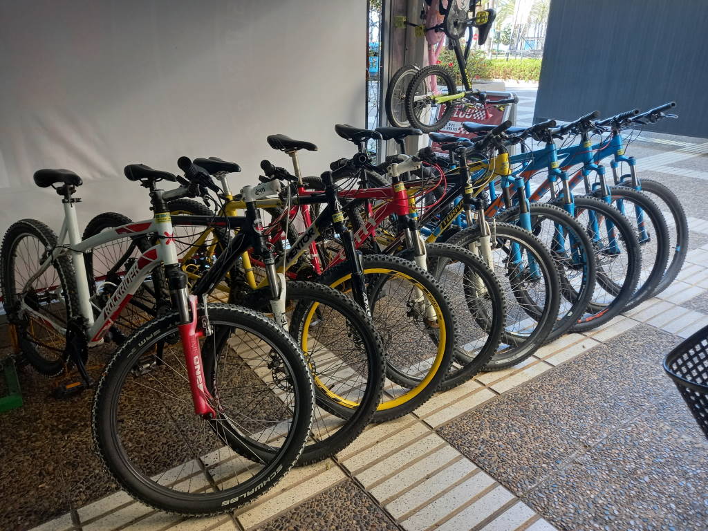 Bicicletas patines salou